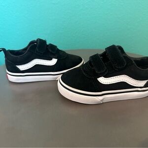 Toddler size 6, black and white Vans